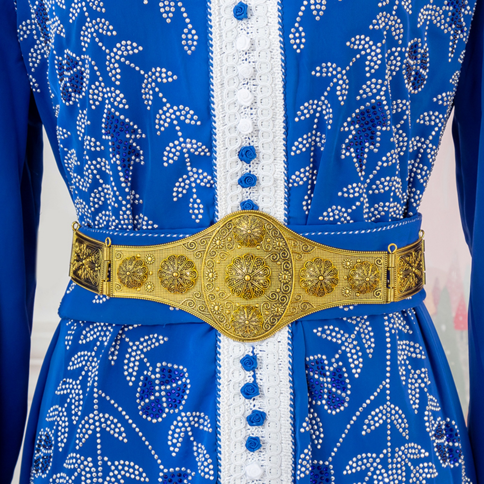 A Palace-Style Carved Waist Be - Ethnic Gown 리뷰 및 가격