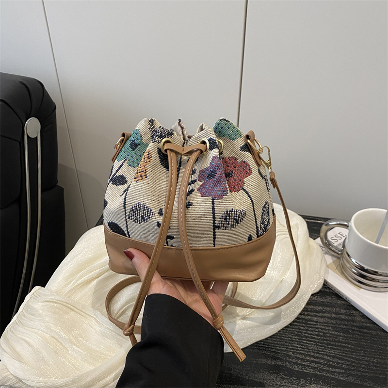 Ethnic Style Crossbody Shoulde - Ethnic Fashion For Ladies 리뷰 및 가격