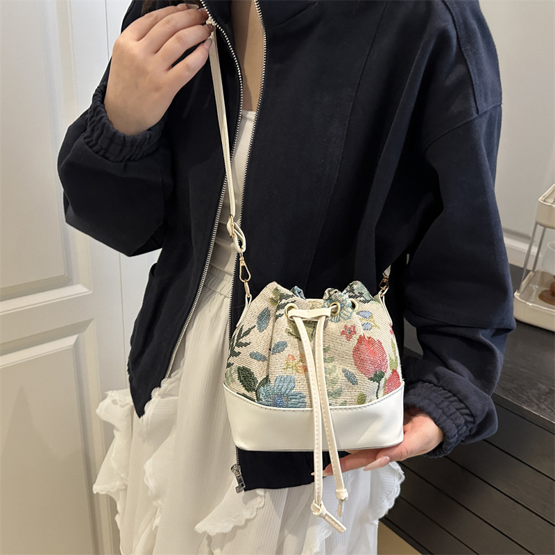Ethnic Style Crossbody Shoulde - Ethnic Fashion For Ladies 리뷰 및 가격